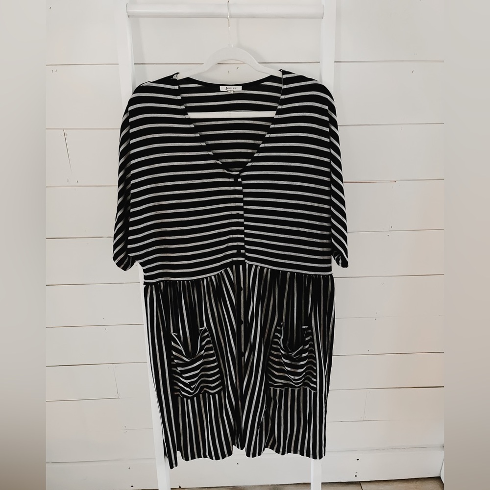 Boutique black and white stripe mini dress! ✨